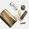 Pantone FHI Metallic Shimmers Color Guide FHIP310B